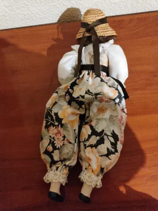 Muñeca antigua porcelana vestido floral