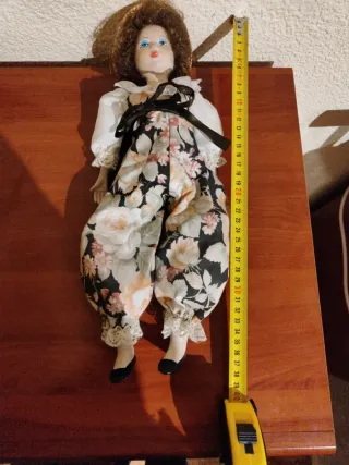 Muñeca antigua porcelana vestido floral