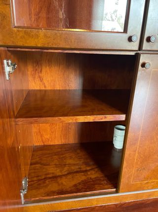 Mueble comedor madera noble con vidrios