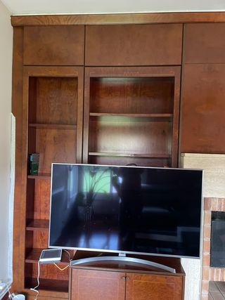 Mueble comedor madera noble con vidrios