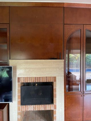 Mueble comedor madera noble con vidrios