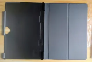 Funda negra para tablet