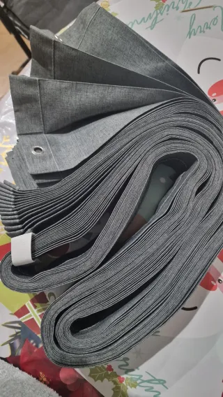 Cortina gris de tela