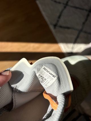 Zapatillas Normal Blancas y Naranja