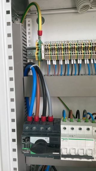 Tecnólogo electricista