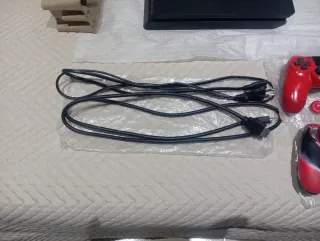 PS4 Slim 1TB FIFA 19 + 3 Mandos