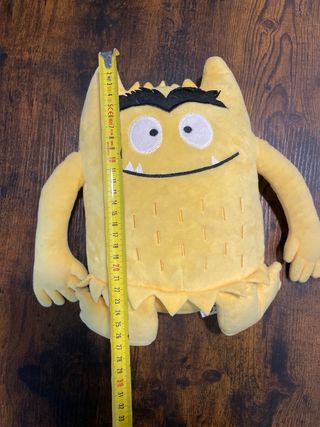 Muñeco monstruo colores amarillo