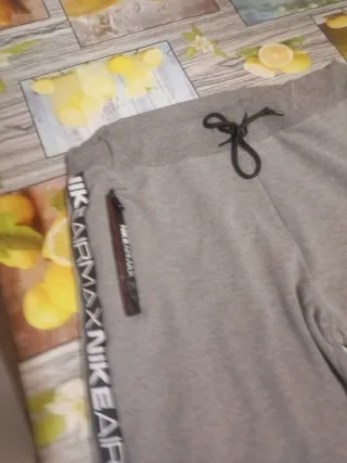 Pantalón Nike Air Max Talla XL Gris
