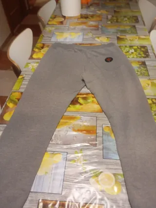 Pantalón Nike Air Max Talla XL Gris