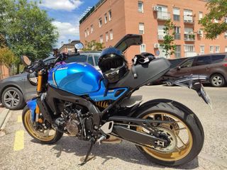 Yamaha XSR 900 Azul y Dorada