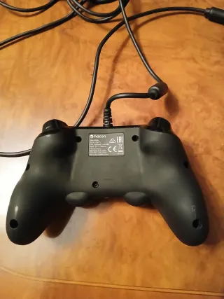 Mando PS4 Nacon