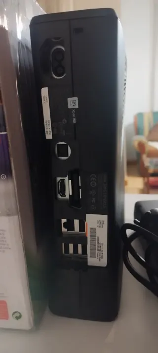 Xbox 360 Negra Completa con Caja y Accesorios