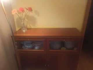 Mueble buffet comedor madera y cristal