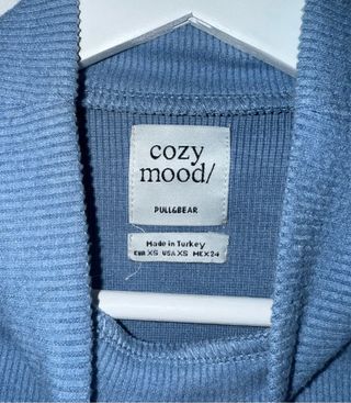 Camiseta Pull&Bear azul cuello alto manga corta