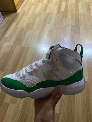 Zapatillas Jordan Blancas y Verdes