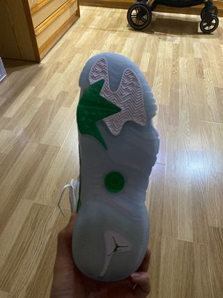 Zapatillas Jordan Blancas y Verdes