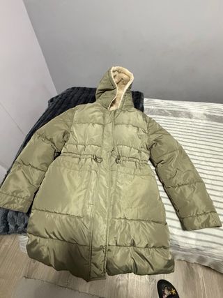 Abrigo niña verde con capucha forrada