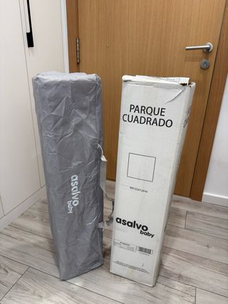 Parque infantil gris