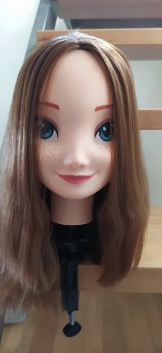 Cabeza de peinado Buki con accesorios