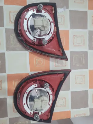 Pilotos portón VW Golf 5