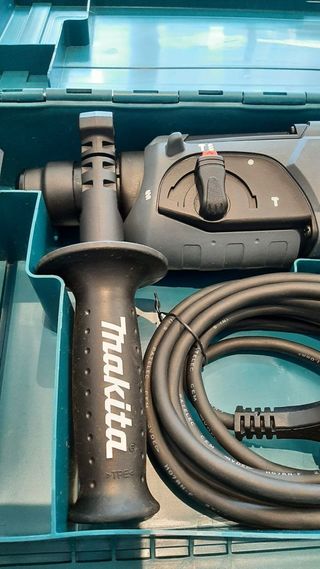 Martillo Perforador Makita HR2470 SDS-Plus