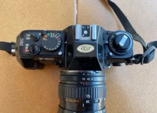 Cámara Nikon F-301 + objetivo Kiron