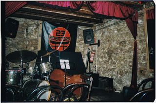 Cámara Nikon F-301 + objetivo Kiron