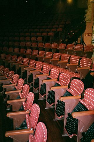 Cámara Nikon F-301 + objetivo Kiron