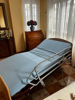 Cama articulada médica como nueva