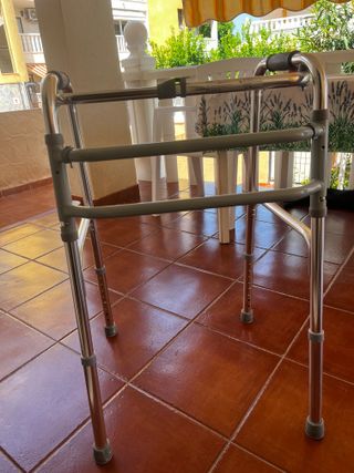 Cama articulada médica como nueva