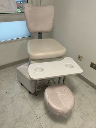 Silla de pedicura blanca
