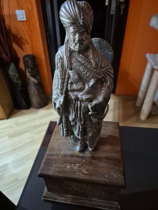Figura antigua hombre turbante