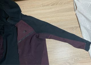 Sudadera Nike Tech Fleece Morado Negra