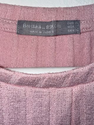 Camiseta Bershka rosa talla S