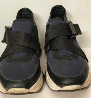 Zapatillas deportivas correas cruzadas