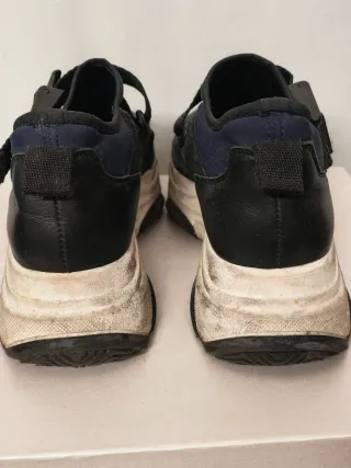 Zapatillas deportivas correas cruzadas