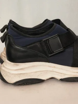 Zapatillas deportivas correas cruzadas