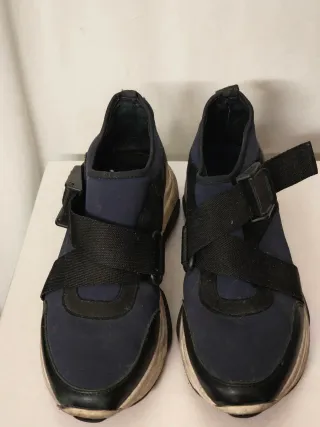 Zapatillas deportivas correas cruzadas