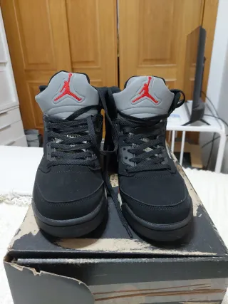 Zapatillas Nike Air Jordan V Negras Rojas