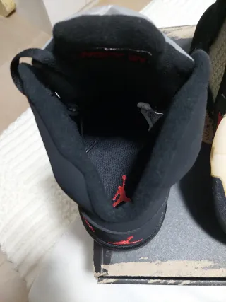 Zapatillas Nike Air Jordan V Negras Rojas