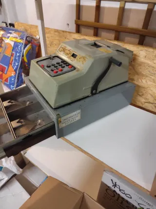 Máquina registradora antigua