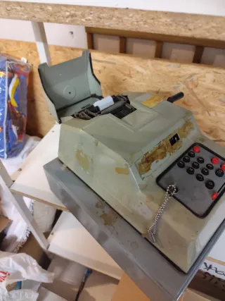 Máquina registradora antigua