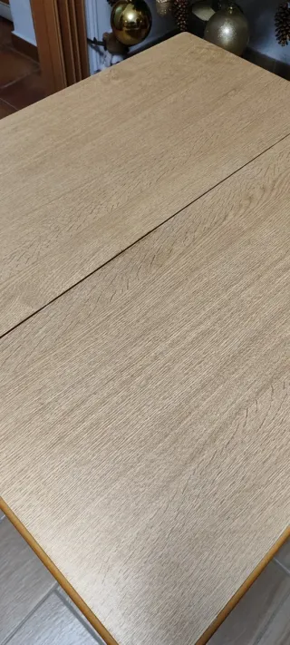 Mesa plegable con 1 cajón y dos sillas