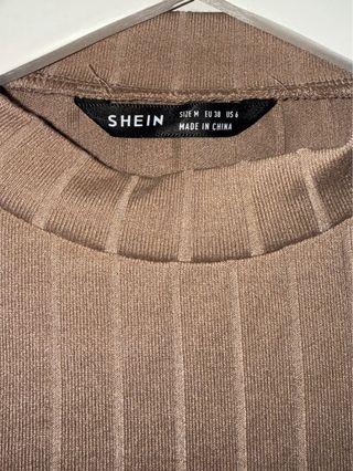 Camiseta marrón de manga corta