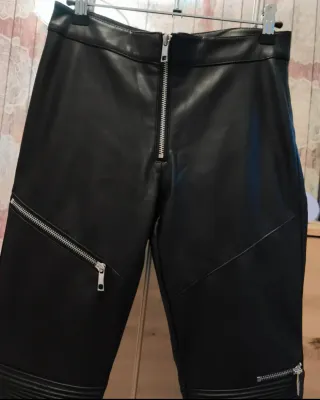 Pantalón motero Polipiel Zara Negro