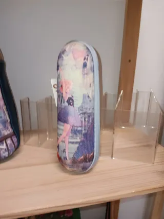 Mochila y estuche a juego