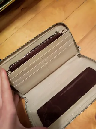 Billetera con bordado de pájaros