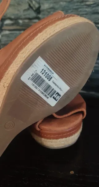 Sandálias de cunha castanhas tamanho 40