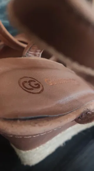 Sandálias de cunha castanhas tamanho 40