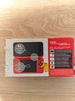 Nintendo 2DS XL Poké Ball Edition
